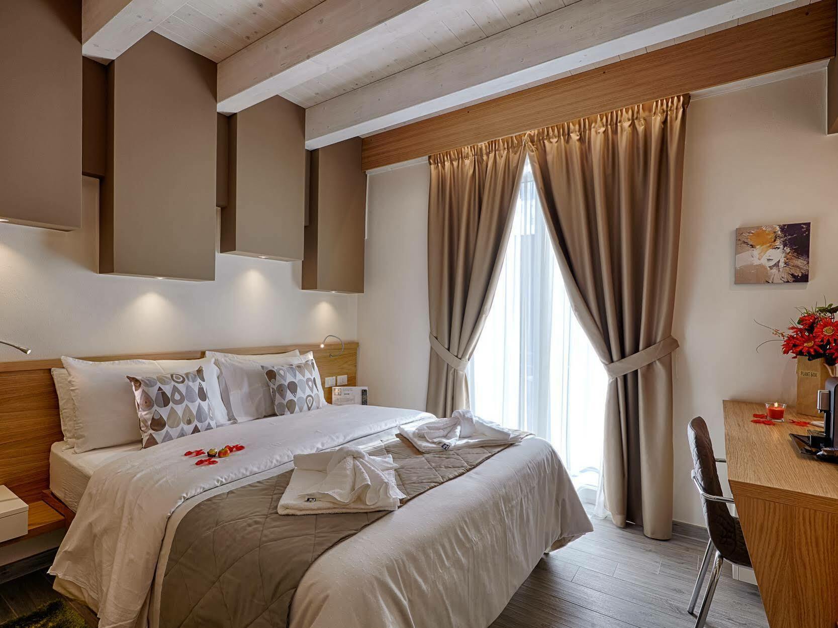 Hospitality Hotel Палермо Екстериор снимка